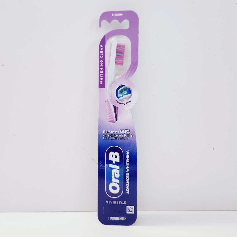 🍭7/$15 Oral-B Vivid Whitening Manual Toothbrush Medium, 1 Count